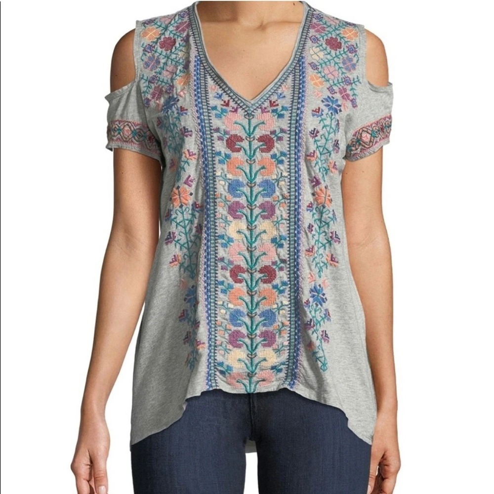 Johnny Was Clover Cold Shoulder Gray T-Shirt Embroidered Top Small